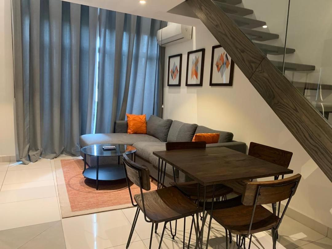 אקרה One Bedroom Apartment At A Embassy Gardens Cantonments מראה חיצוני תמונה